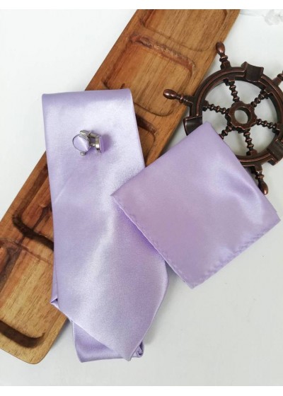 Сватбен комплект вратовръзка за младоженец, ръкавели и кърпичка в светло лилаво