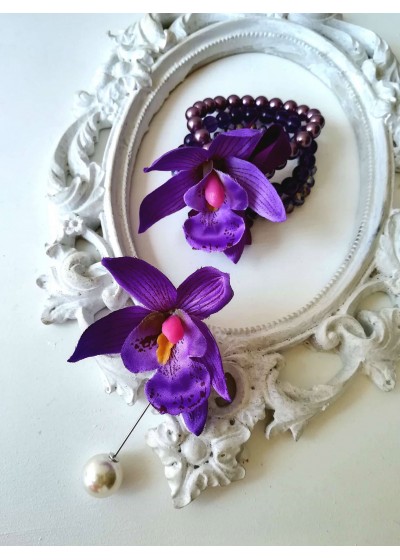 Сватбена бутониера и гривна - корсаж с орхидеи и Swarovski кристали за Кума и шаферка Purple Passion