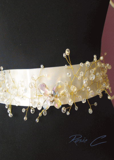 Дизайнерски колан за булчинска рокля с кристал и сатен - Crystal Butterfly Gold