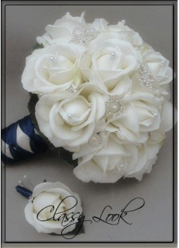 Булчински букет в бяло и тъмно синьо с 17 изкуствени рози и кристали Bleu foncé мини