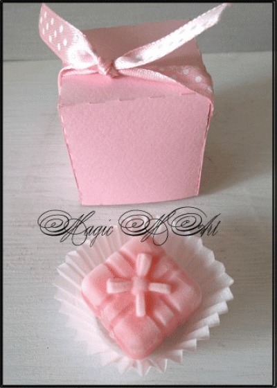 Кутийка за подаръче за сватба модел Dots розово